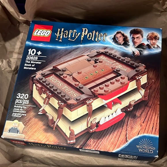 Harry Potter Lego Monster Book 30628 - Picture 2 of 3